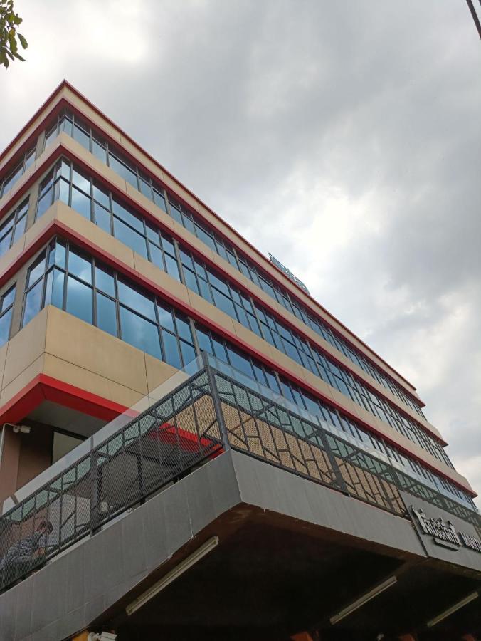 Odua Golden Mansyur Medan Hotel Exterior photo