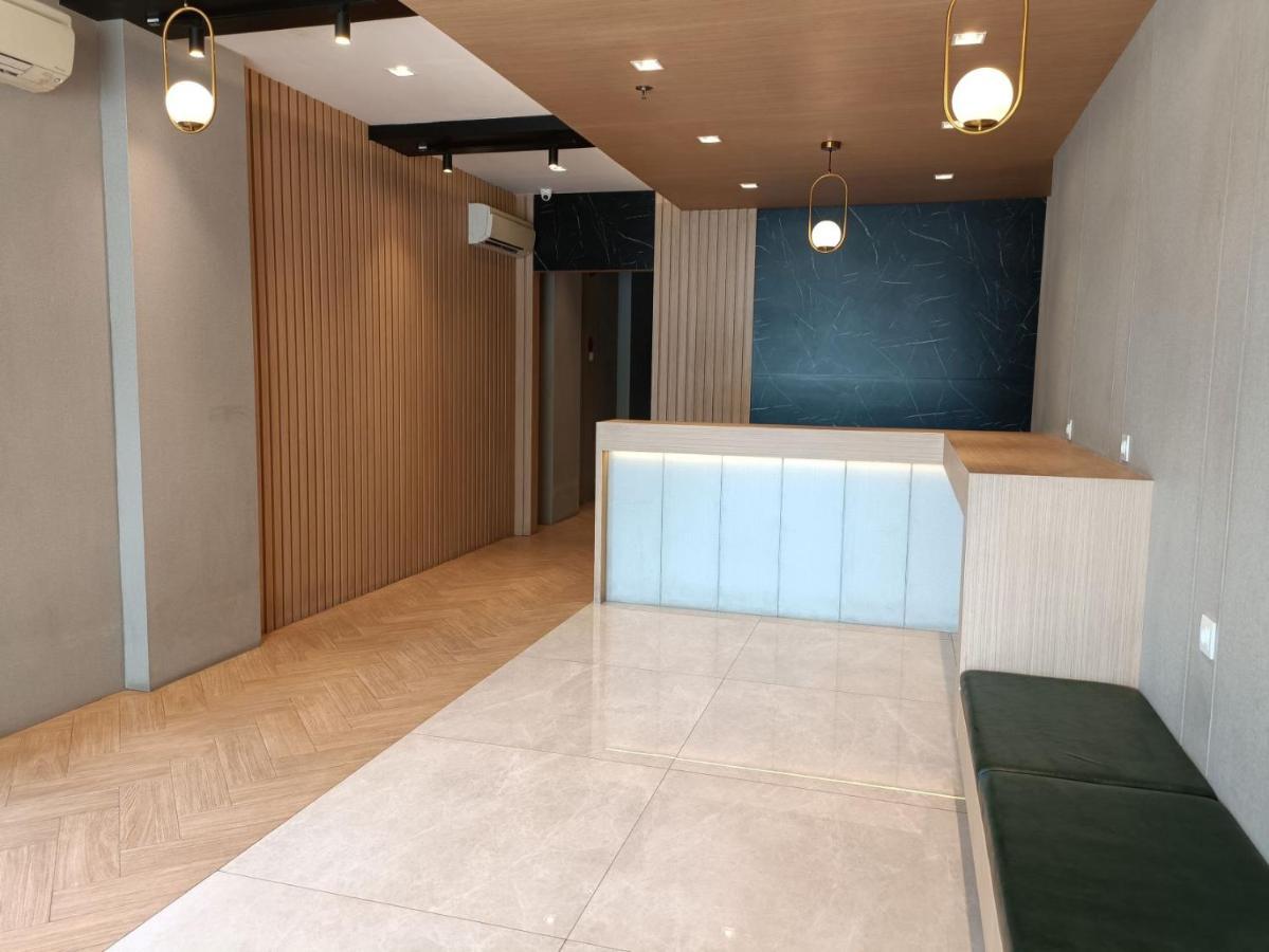Odua Golden Mansyur Medan Hotel Exterior photo